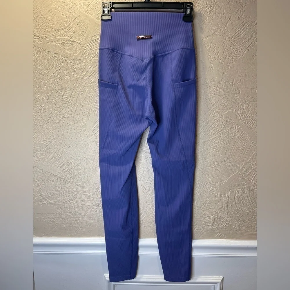 Thick Athletics LUX Ribbed On-the-Move Purple Leggings Side Pockets - Picture 6 of 12